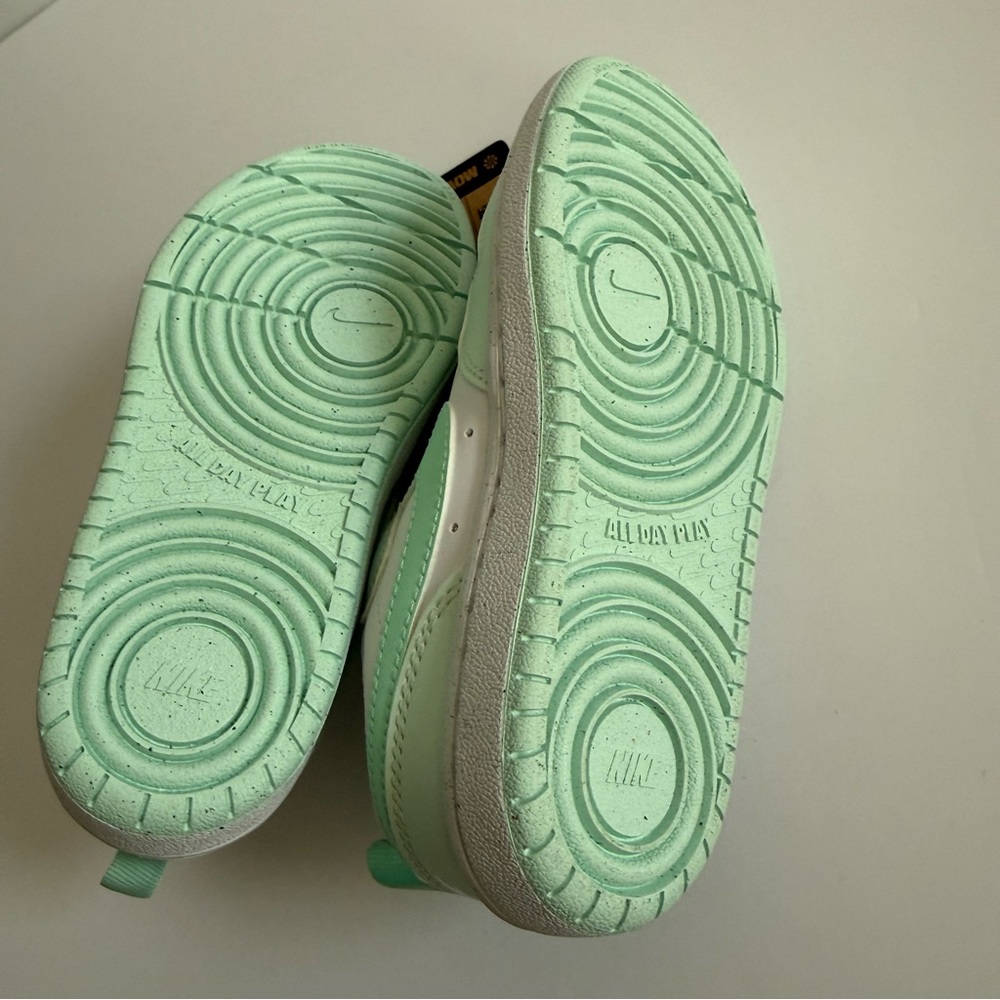 Nike Kids' Toddler Girl Sneakers in Mint and White size 10.5 - Picture 7 of 10
